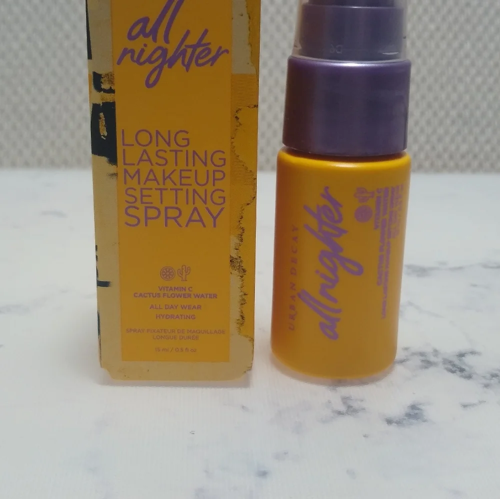 URBAN DECAY All Nighter Vitamin C Hydrating Setting Spray .5 oz Travel Size